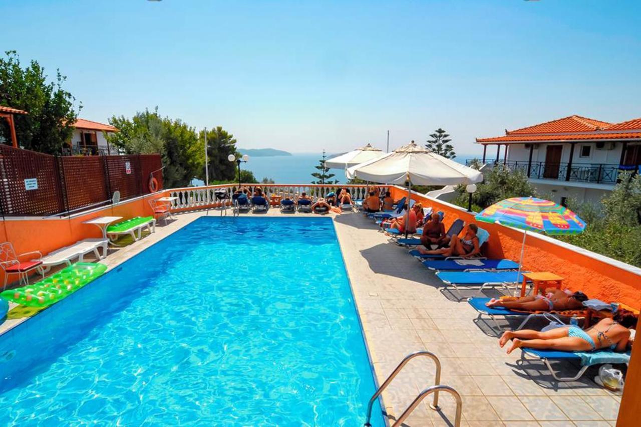 Elenis Village * Achladies (Skiathos)