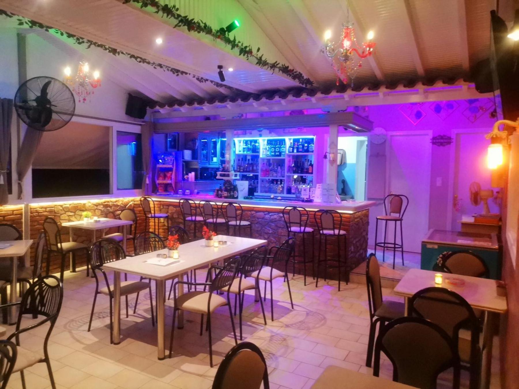 Elenis Village * Achladies (Skiathos)